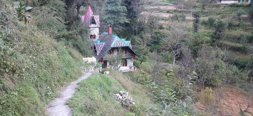 Rudrani Stays Jibhi Exterior photo